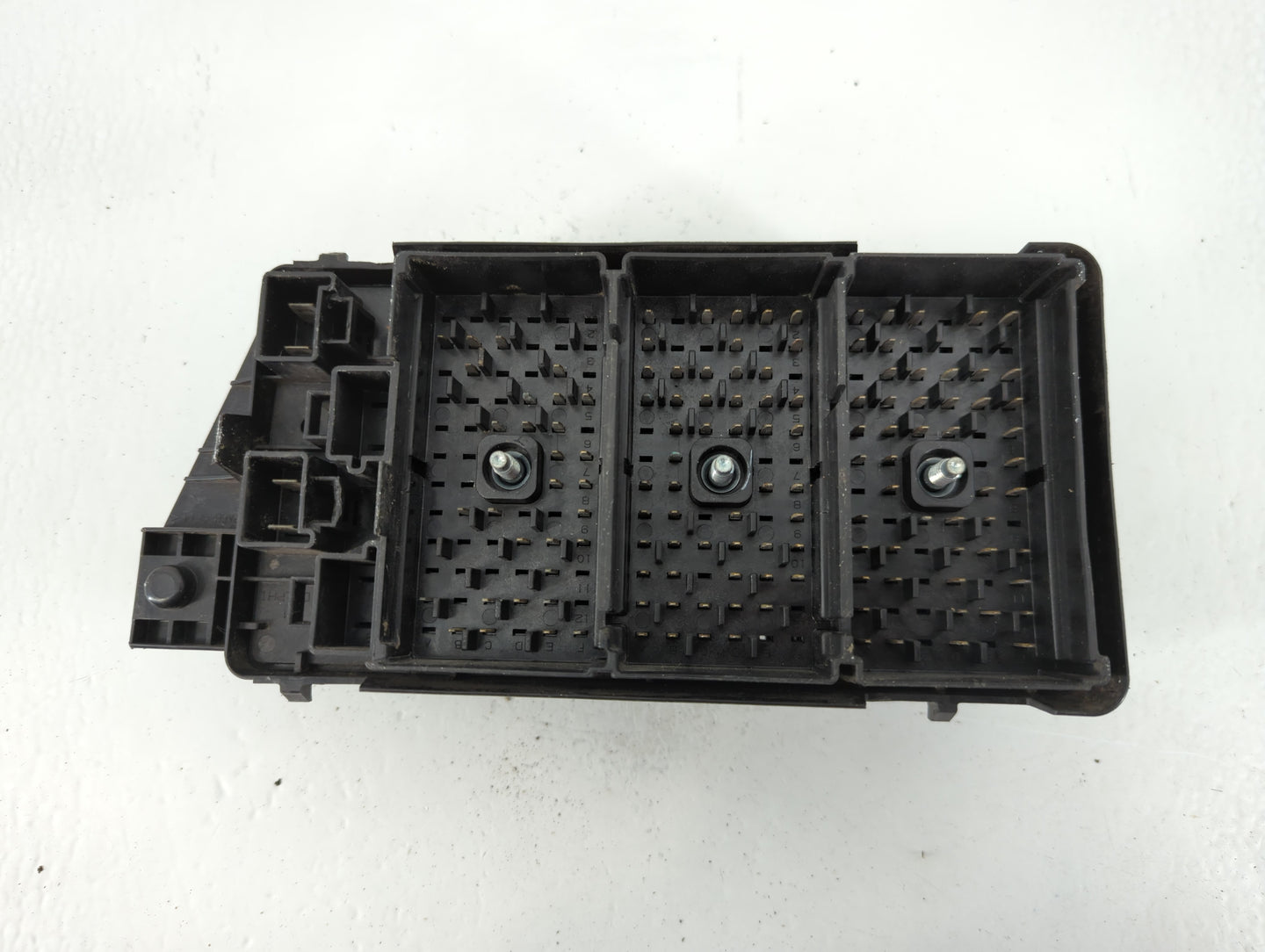 2015-2017 Gmc Canyon Fusebox Fuse Box Panel Relay Module P/N:13 255 300 >PA66-GF14< Fits Fits 2015 2016 2017 2019 OEM Used A