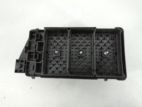 2015-2017 Gmc Canyon Fusebox Fuse Box Panel Relay Module P/N:13 255 300 >PA66-GF14< Fits Fits 2015 2016 2017 2019 OEM Used A