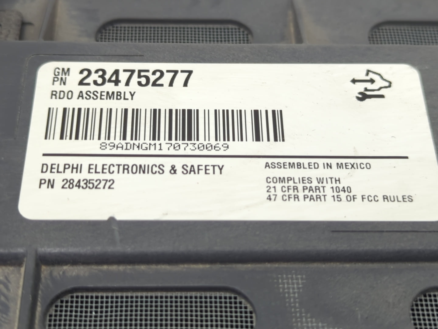 2011-2019 Gmc Savana 2500 Radio AM FM Cd Player Receiver Replacement P/N:23475277 Fits OEM Used Auto Parts - Oemusedautopart