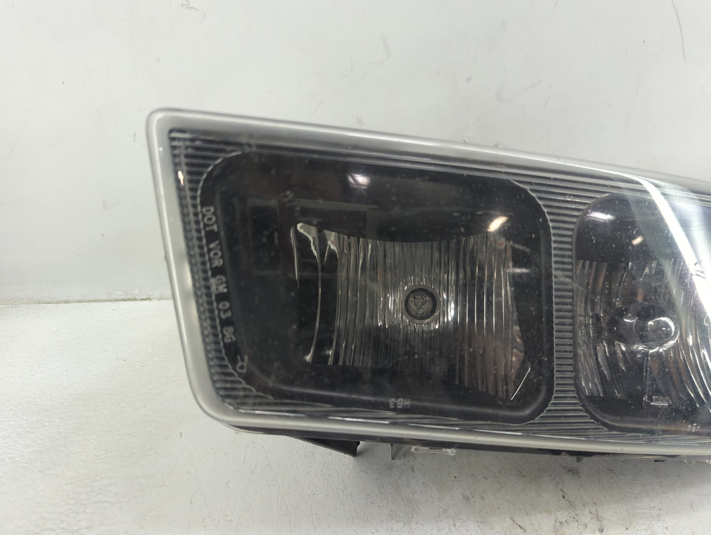 2003-2019 Gmc Savana 2500 Tail Light Assembly Passenger Right OEM P/N:15879432 Fits OEM Used Auto Parts - Oemusedautoparts1.