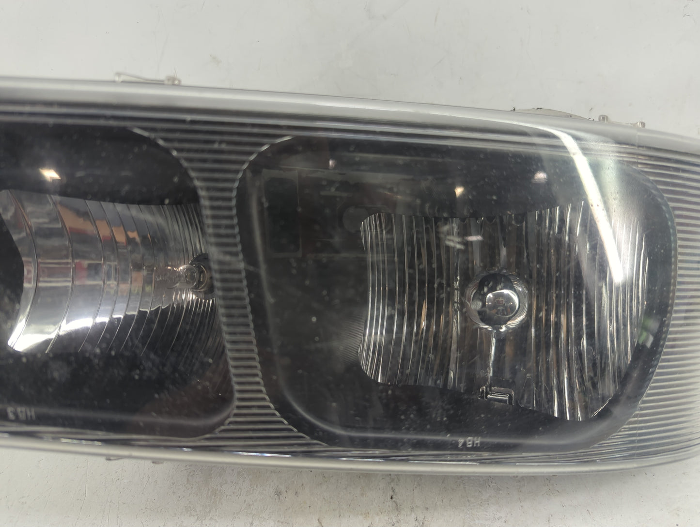 2003-2019 Gmc Savana 2500 Tail Light Assembly Passenger Right OEM P/N:15879432 Fits OEM Used Auto Parts - Oemusedautoparts1.