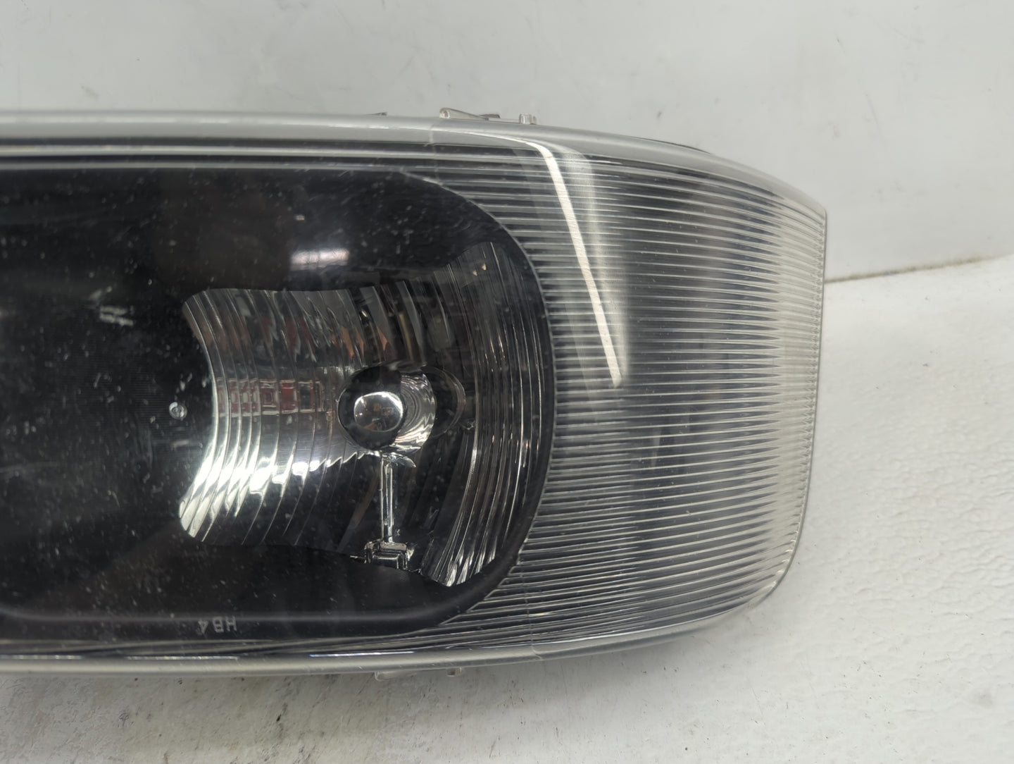 2003-2019 Gmc Savana 2500 Tail Light Assembly Passenger Right OEM P/N:15879432 Fits OEM Used Auto Parts - Oemusedautoparts1.