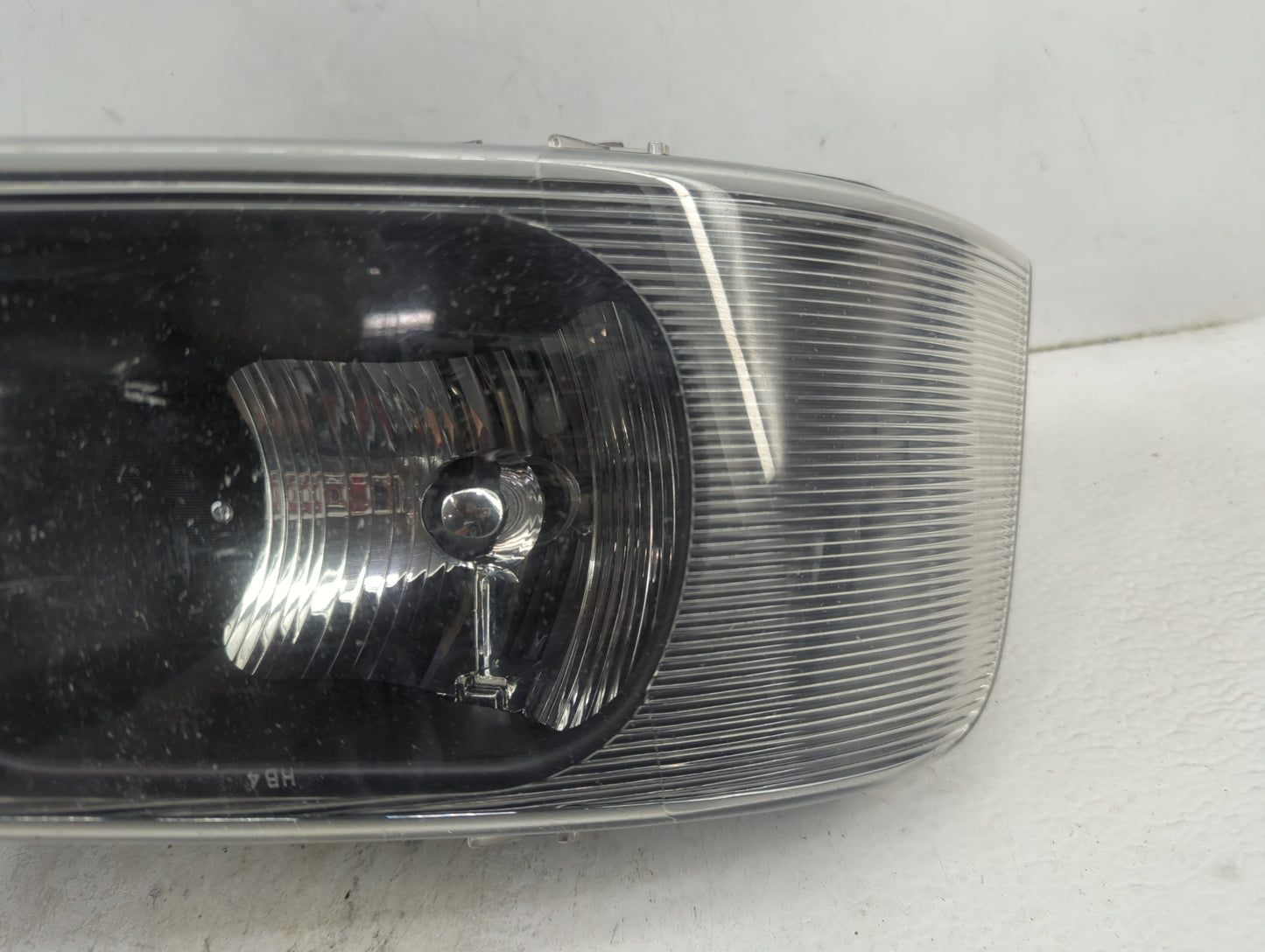 2003-2019 Gmc Savana 2500 Tail Light Assembly Passenger Right OEM P/N:15879432 Fits OEM Used Auto Parts - Oemusedautoparts1.