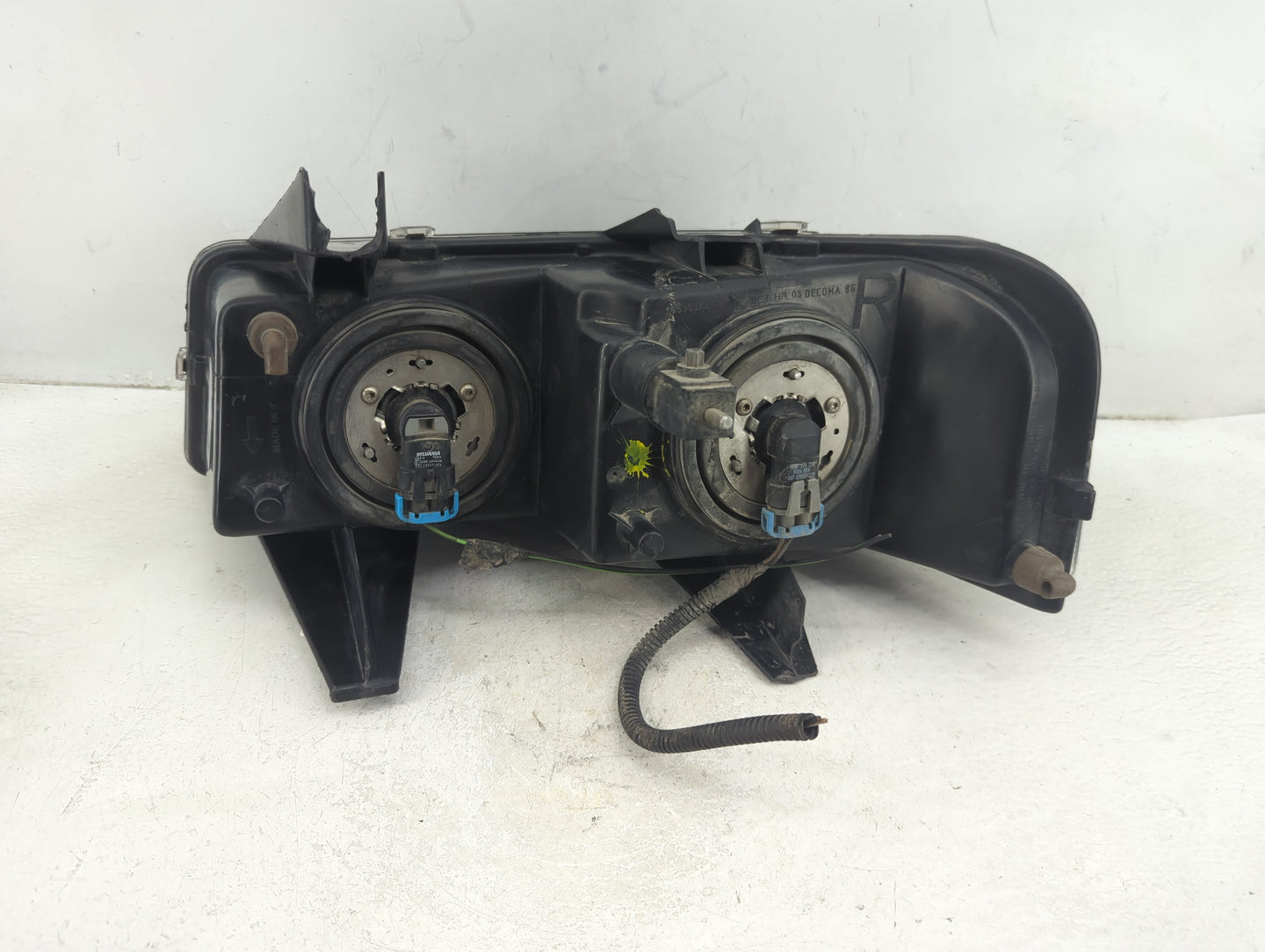 2003-2019 Gmc Savana 2500 Tail Light Assembly Passenger Right OEM P/N:15879432 Fits OEM Used Auto Parts - Oemusedautoparts1.