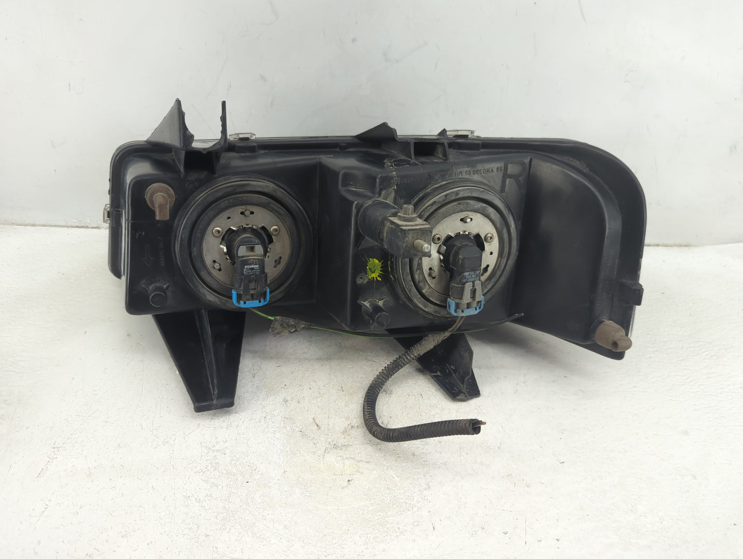 2003-2019 Gmc Savana 2500 Tail Light Assembly Passenger Right OEM P/N:15879432 Fits OEM Used Auto Parts - Oemusedautoparts1.