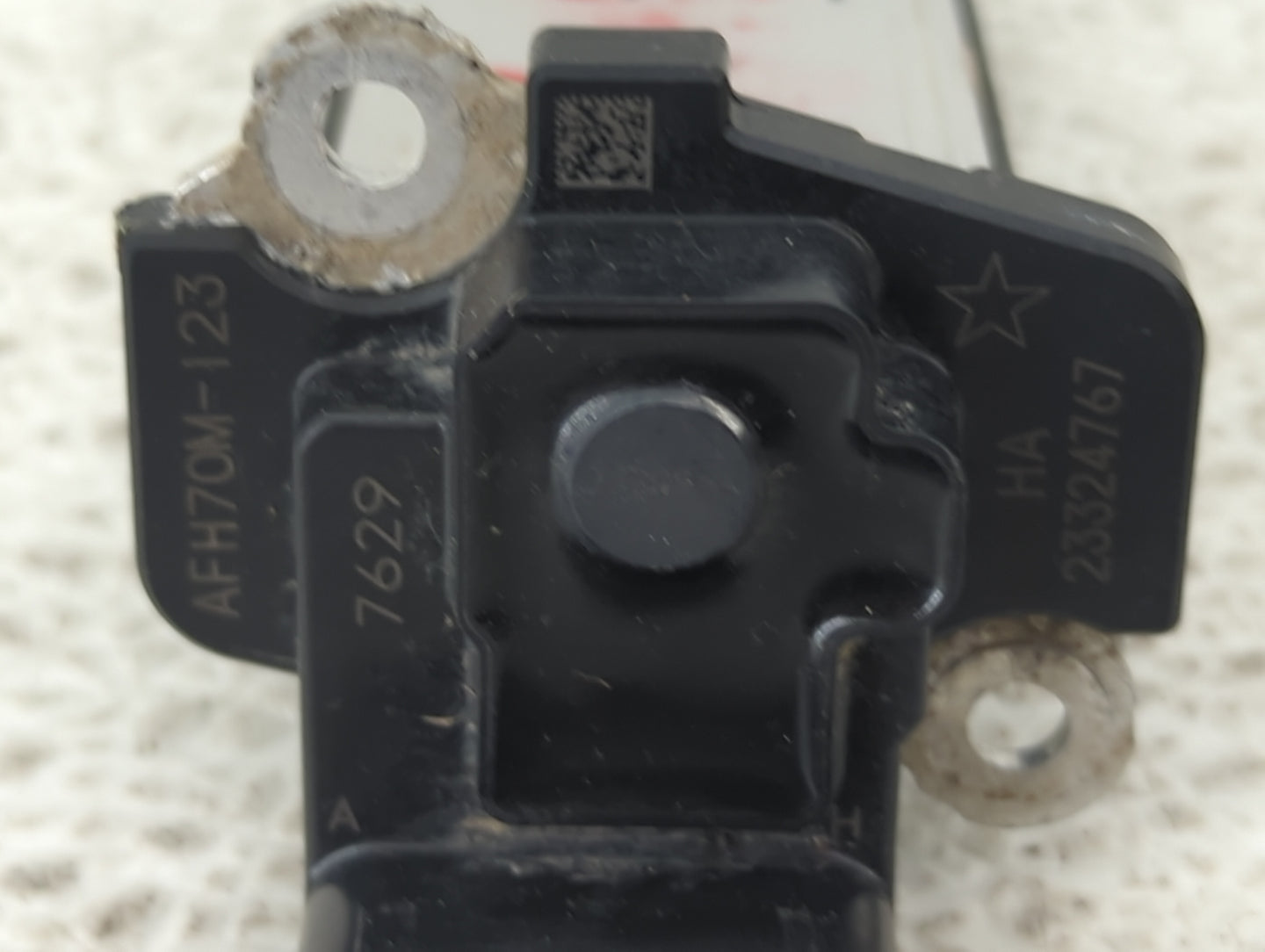 2017-2019 Gmc Savana 2500 Mass Air Flow Meter Maf 1487892 - Oemusedautoparts1.com