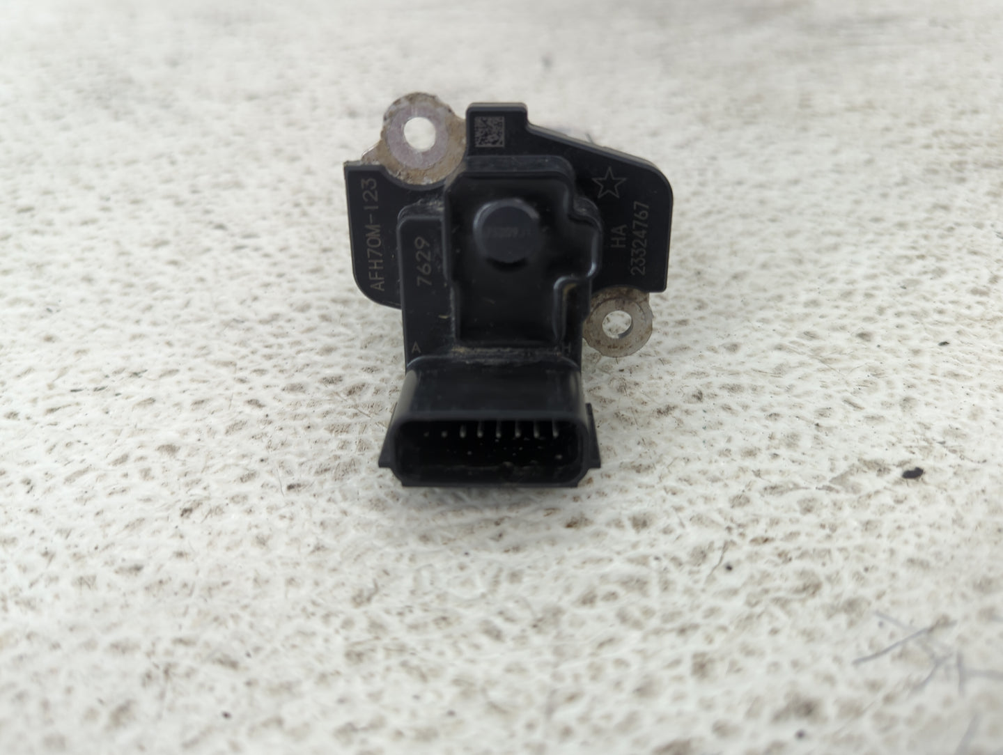 2017-2019 Gmc Savana 2500 Mass Air Flow Meter Maf 1487892 - Oemusedautoparts1.com