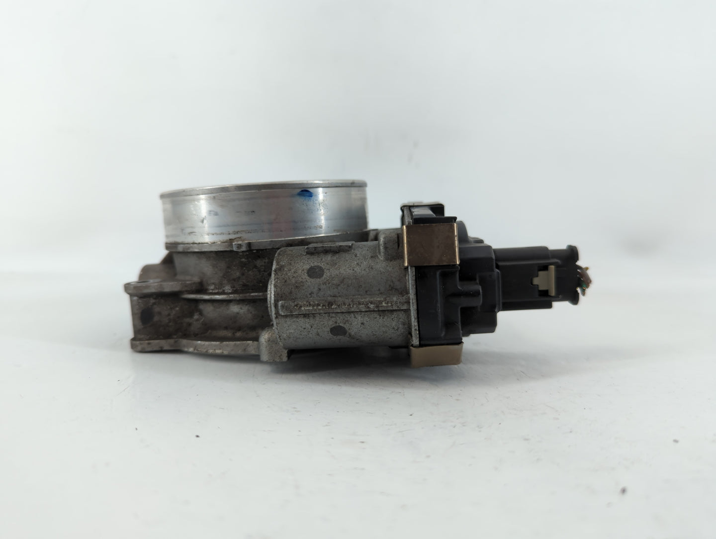 2016-2019 Gmc Savana 2500 Throttle Body P/N:12678312 Fits Fits 2014 2015 2016 2017 2018 2019 2020 2021 2022 OEM Used Auto Pa
