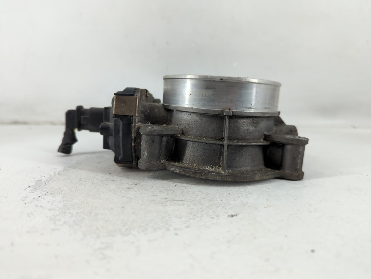 2016-2019 Gmc Savana 2500 Throttle Body P/N:12678312 Fits Fits 2014 2015 2016 2017 2018 2019 2020 2021 2022 OEM Used Auto Pa