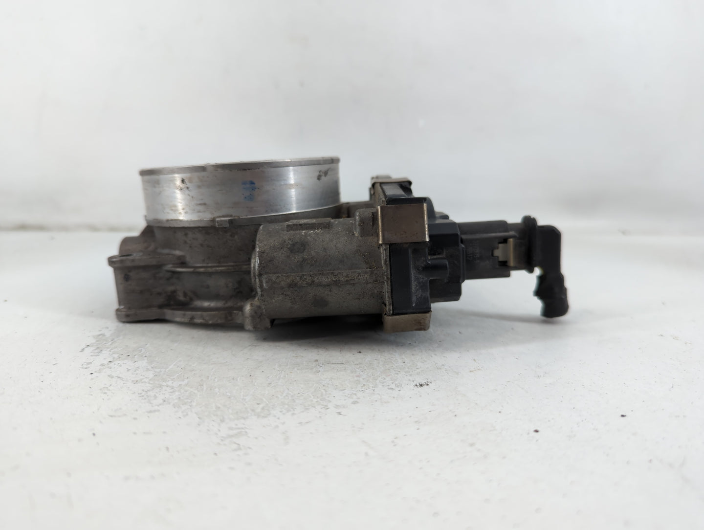 2016-2019 Gmc Savana 2500 Throttle Body P/N:12678312 Fits Fits 2014 2015 2016 2017 2018 2019 2020 2021 2022 OEM Used Auto Pa