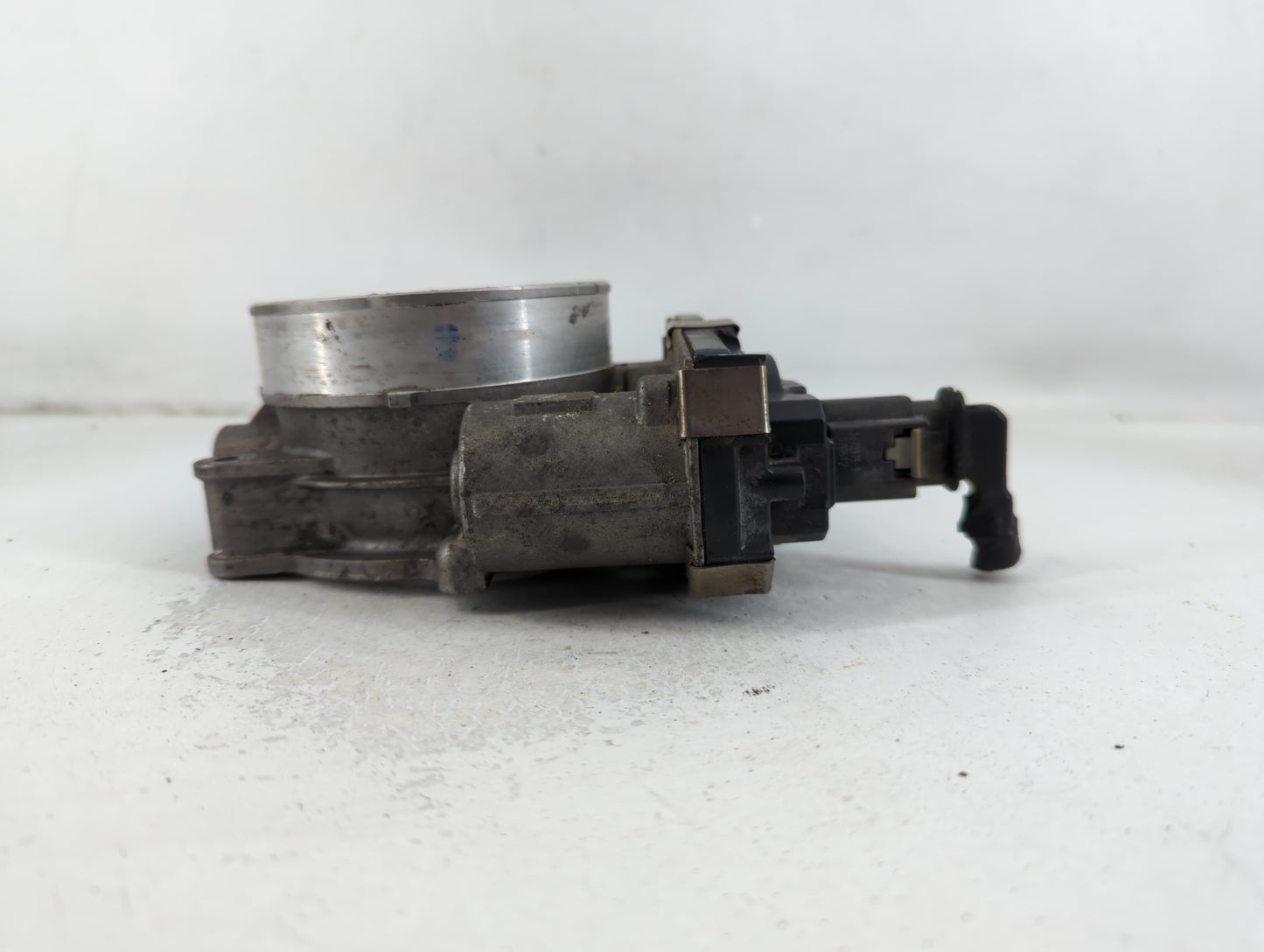 2016-2019 Gmc Savana 2500 Throttle Body P/N:12678312 Fits Fits 2014 2015 2016 2017 2018 2019 2020 2021 2022 OEM Used Auto Pa