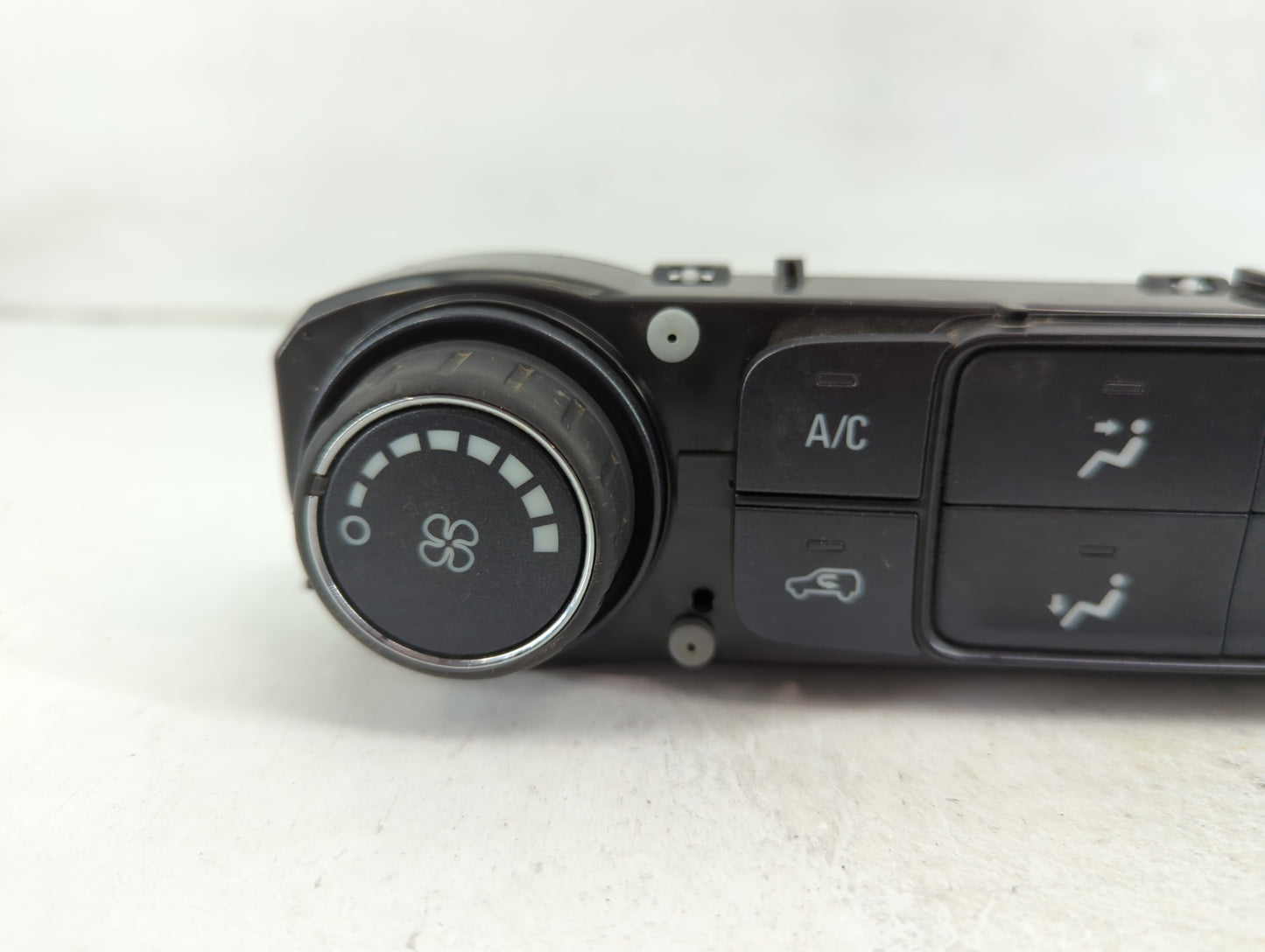 2017-2019 Gmc Sierra 1500 Climate Control Module Temperature AC/Heater Replacement P/N:84164475 Fits OEM Used Auto Parts - O