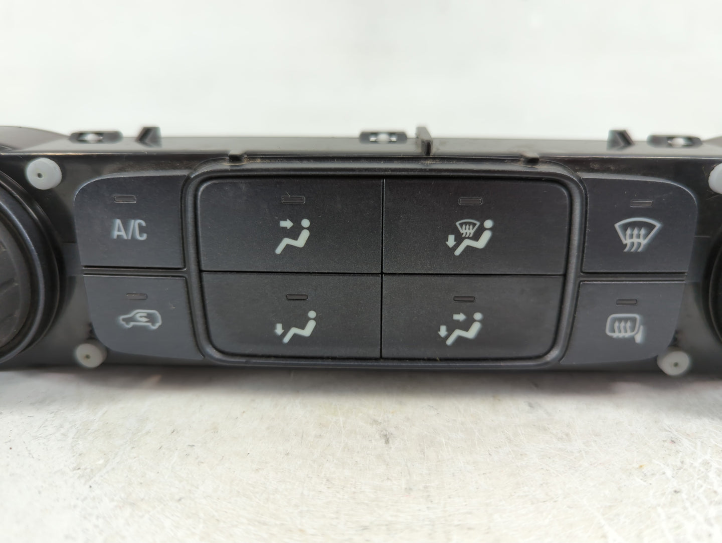 2017-2019 Gmc Sierra 1500 Climate Control Module Temperature AC/Heater Replacement P/N:84164475 Fits OEM Used Auto Parts - O