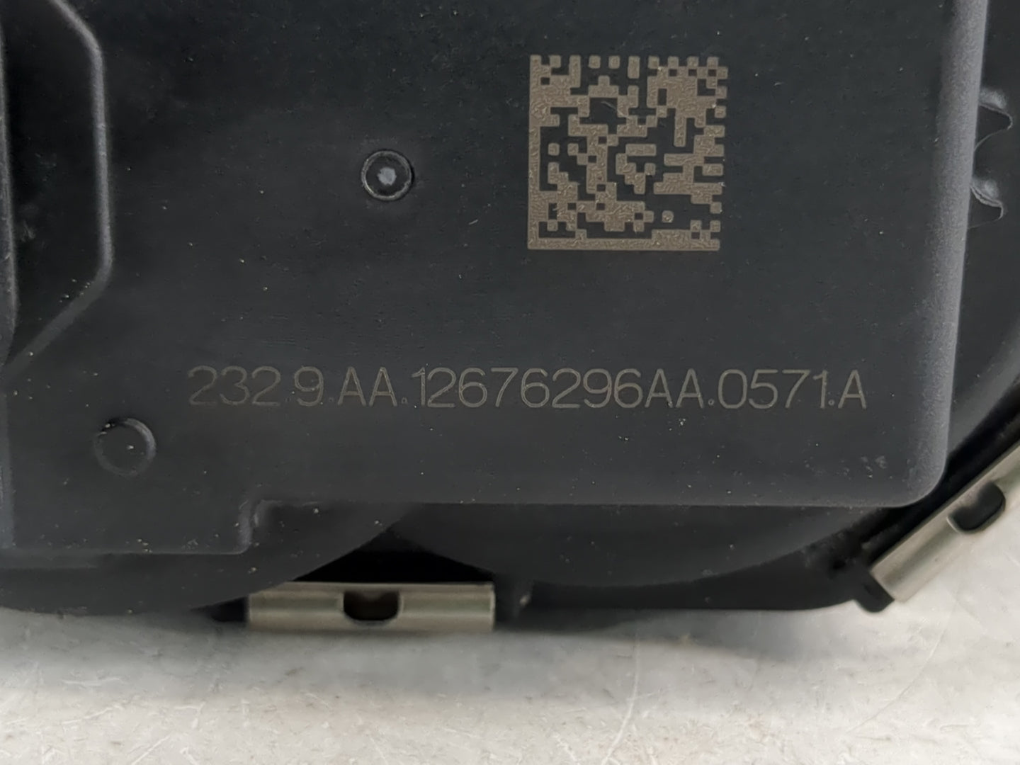2014-2022 Gmc Sierra 1500 Throttle Body P/N:12676296AA Fits Fits 2014 2015 2016 2017 2018 2019 2020 2021 2022 OEM Used Auto 