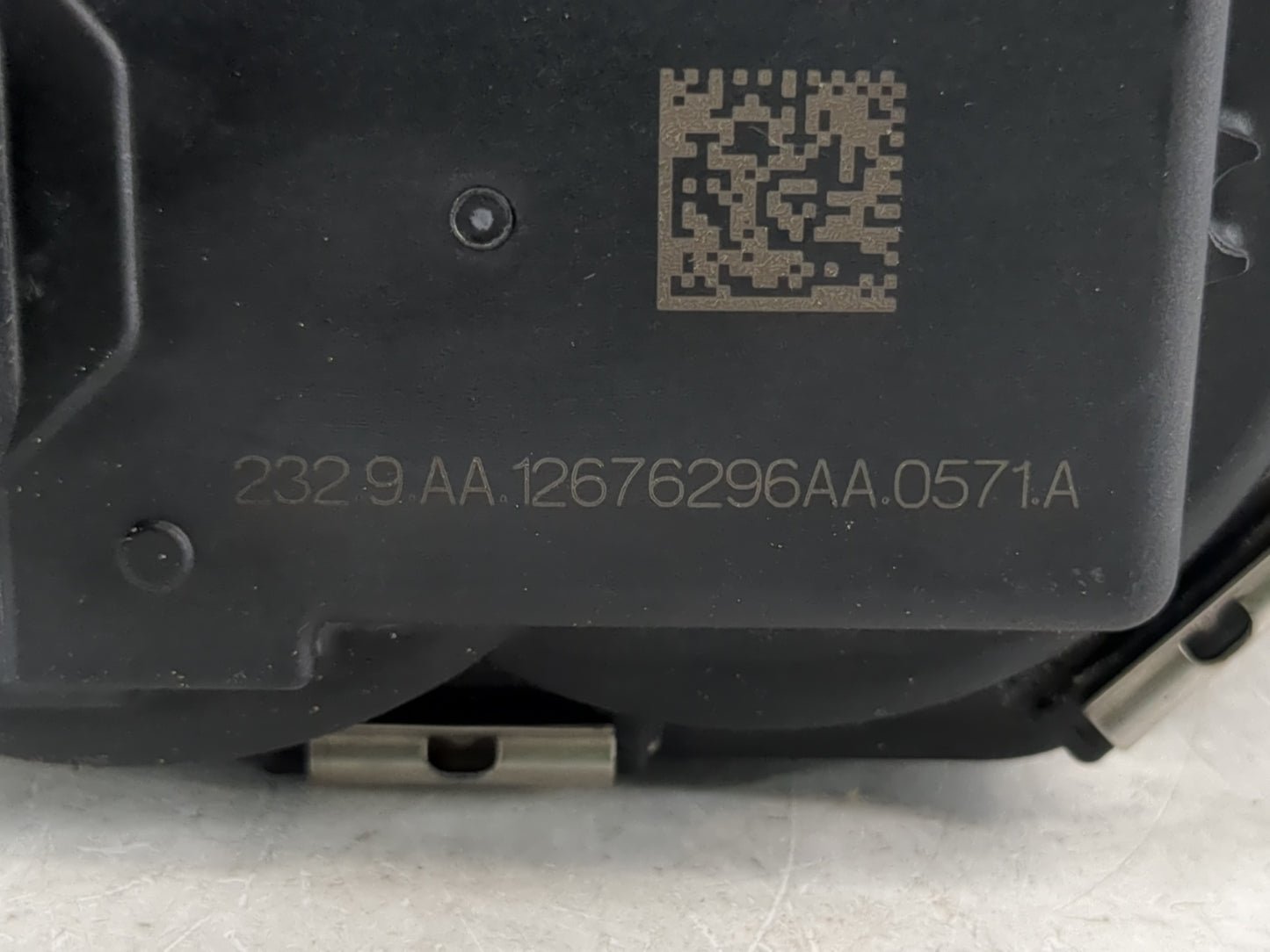 2014-2022 Gmc Sierra 1500 Throttle Body P/N:12676296AA Fits Fits 2014 2015 2016 2017 2018 2019 2020 2021 2022 OEM Used Auto 