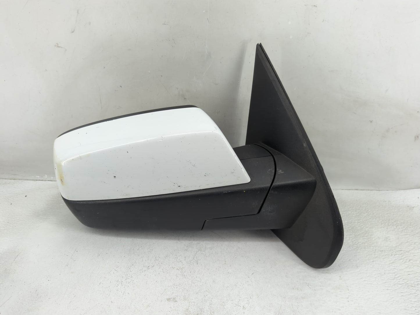 2014-2019 Gmc Sierra 1500 Passenger Side View Mirror - Right Door Mirror OEM Used - Oemusedautoparts1.com