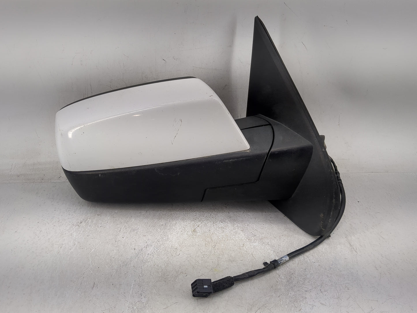 2014-2019 Gmc Sierra 1500 Passenger Side View Mirror - Right Door Mirror OEM Used - Oemusedautoparts1.com
