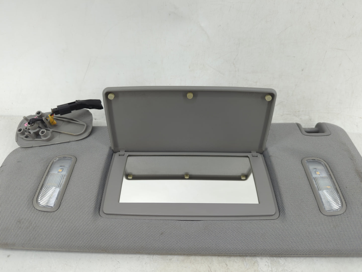 2014-2019 Gmc Sierra 1500 Sun Visor Shade Replacement Driver Left Mirror Fits Fits 2014 2015 2016 2017 2018 2019 OEM Used Au