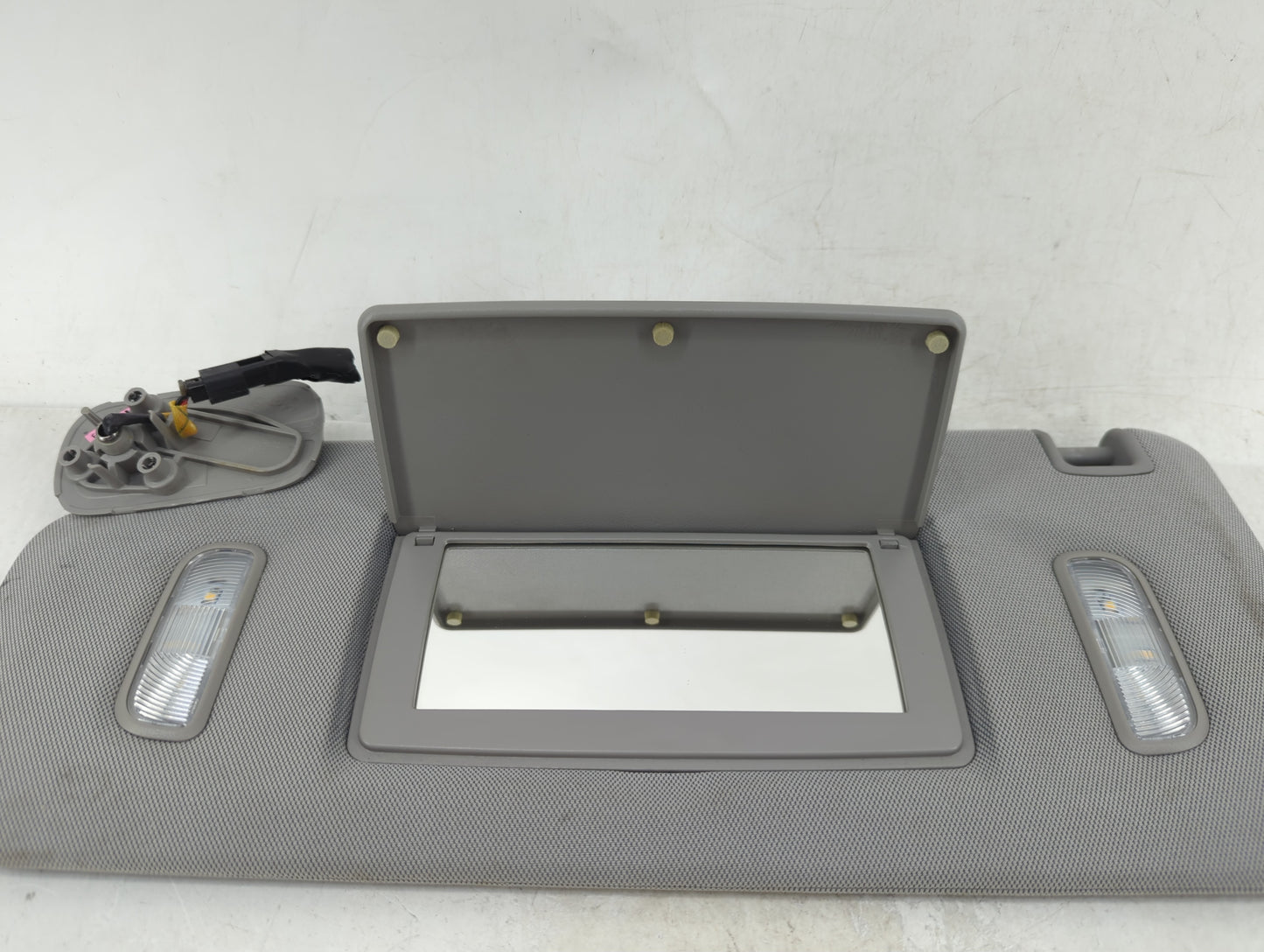 2014-2019 Gmc Sierra 1500 Sun Visor Shade Replacement Driver Left Mirror Fits Fits 2014 2015 2016 2017 2018 2019 OEM Used Au