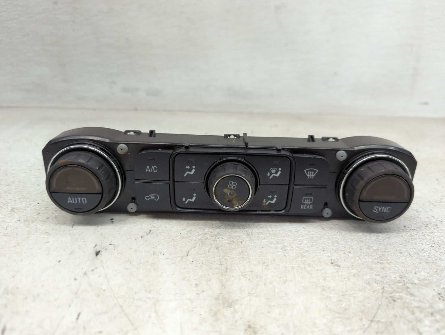 2017-2019 Gmc Sierra 1500 Climate Control Module Temperature AC/Heater Replacement P/N:815372982 84164476 Fits OEM Used Auto