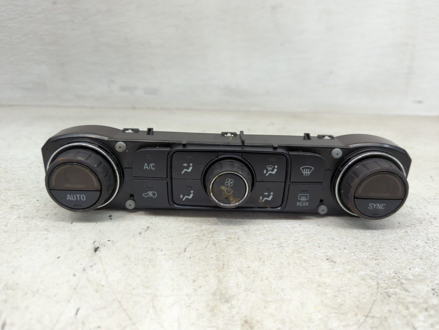 2017-2019 Gmc Sierra 1500 Climate Control Module Temperature AC/Heater Replacement P/N:815372982 84164476 Fits OEM Used Auto