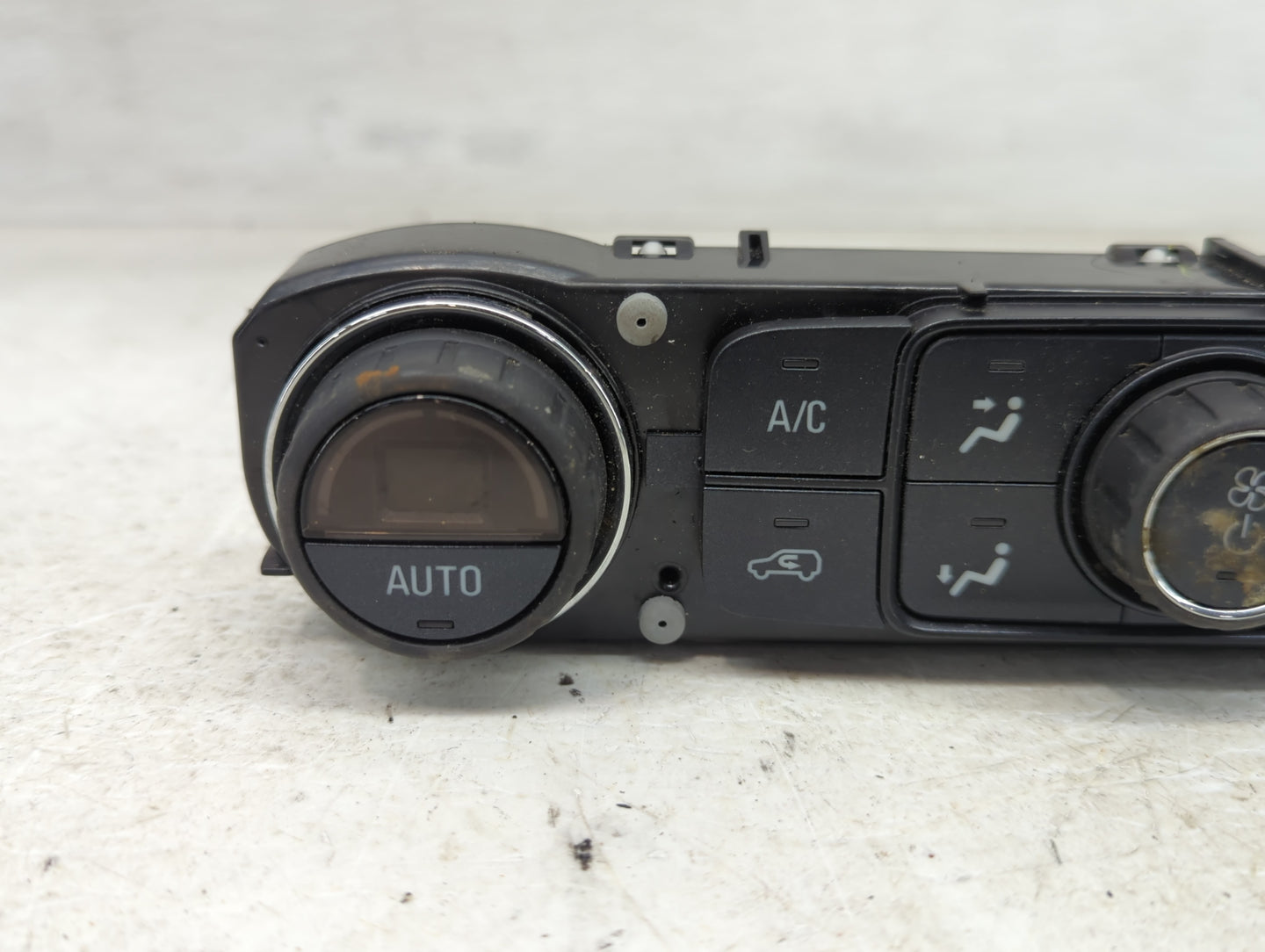 2017-2019 Gmc Sierra 1500 Climate Control Module Temperature AC/Heater Replacement P/N:815372982 84164476 Fits OEM Used Auto