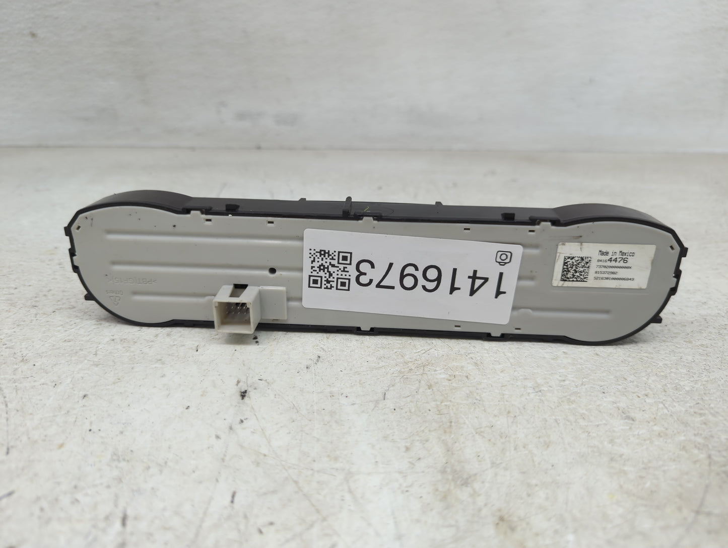 2017-2019 Gmc Sierra 1500 Climate Control Module Temperature AC/Heater Replacement P/N:815372982 84164476 Fits OEM Used Auto