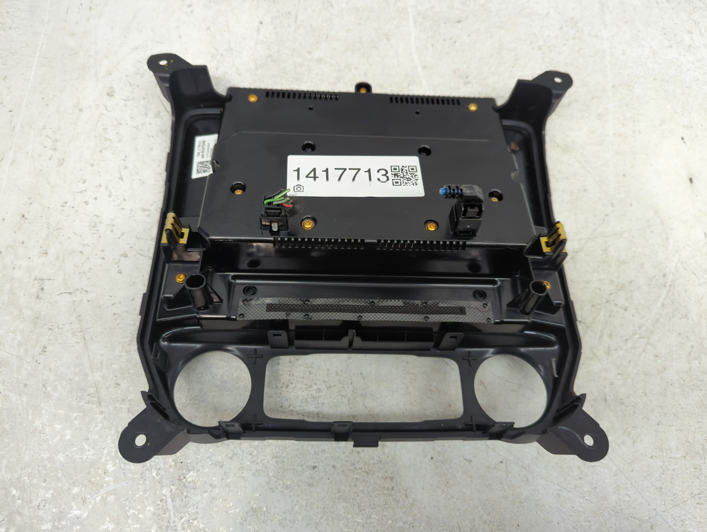 2017 Gmc Sierra 1500 Climate Control Module Temperature AC/Heater Replacement P/N:815372982 84096258 Fits OEM Used Auto Part