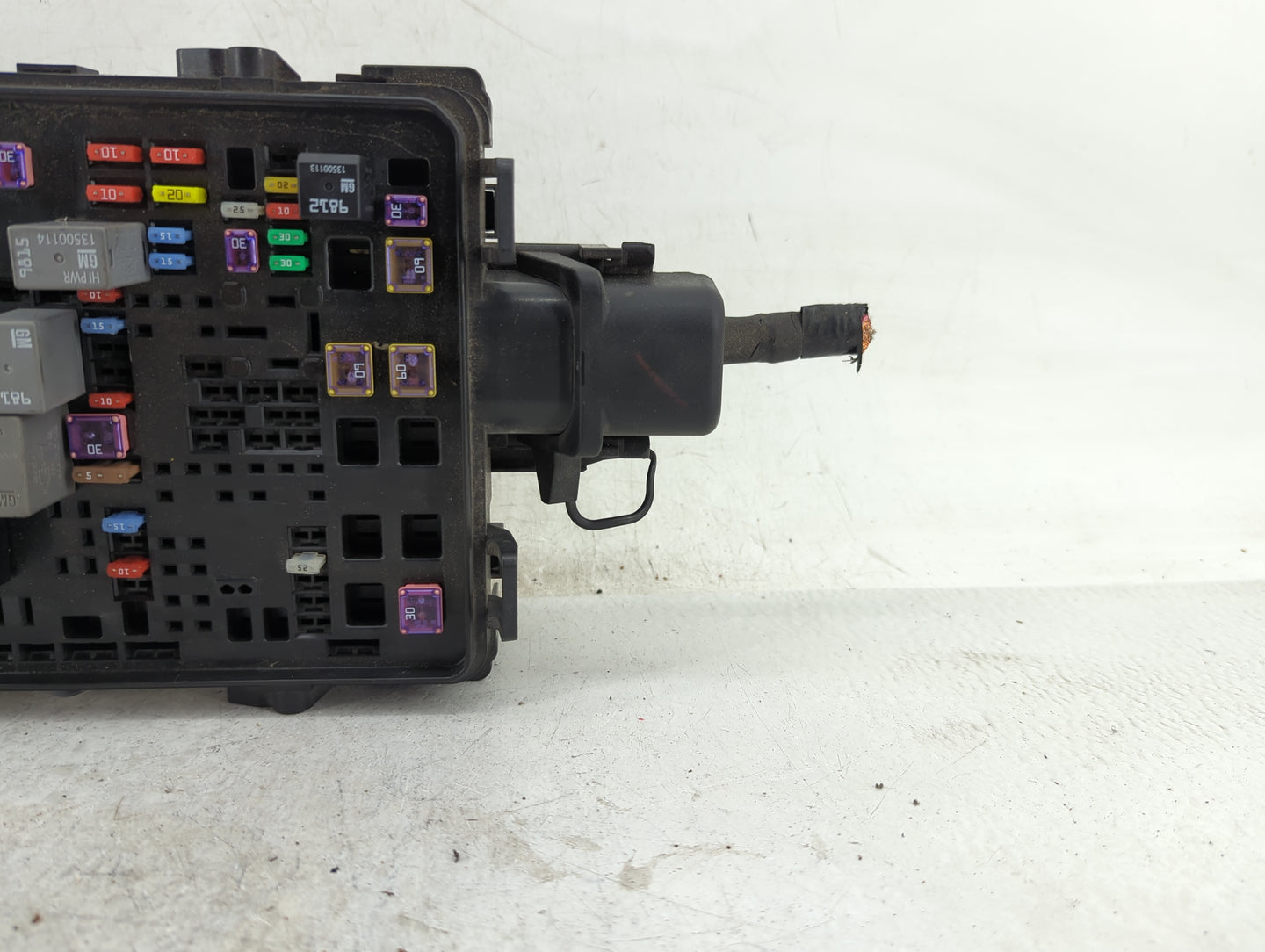 2017 Gmc Sierra 1500 Fusebox Fuse Box Relay Module Tipm 84075777_02 - Oemusedautoparts1.com