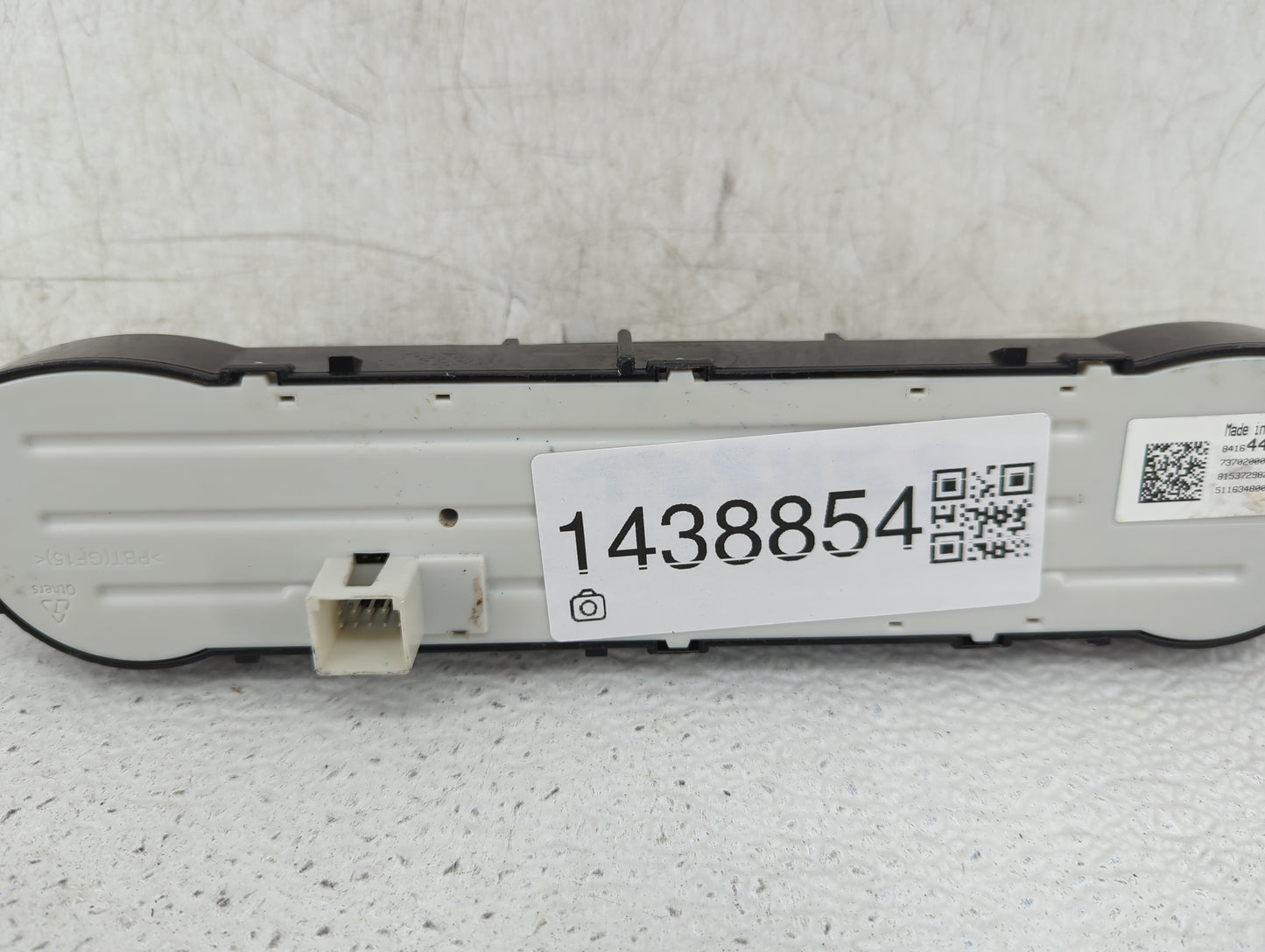 2017-2019 Gmc Sierra 1500 Climate Control Module Temperature AC/Heater Replacement P/N:84164476 Fits OEM Used Auto Parts - O