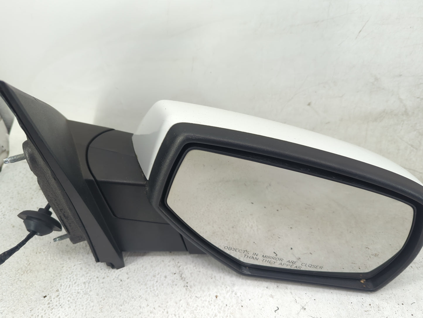 2014-2019 Gmc Sierra 1500 Passenger Side View Mirror - Right Door Mirror OEM Used - Oemusedautoparts1.com