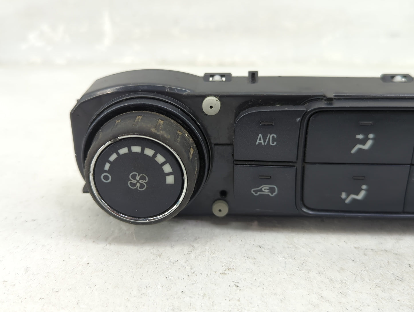 2017 Gmc Sierra 1500 Climate Control Module Temperature AC/Heater Replacement P/N:22171500000044444 815372982 Fits OEM Used 