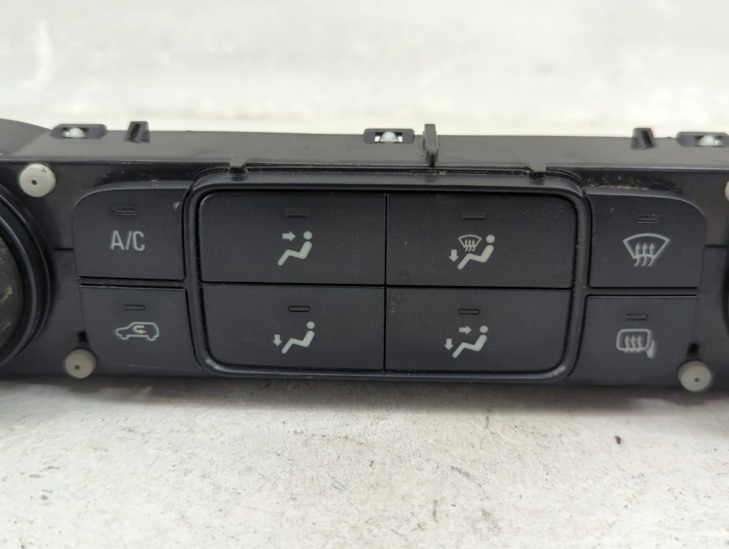 2017 Gmc Sierra 1500 Climate Control Module Temperature AC/Heater Replacement P/N:22171500000044444 815372982 Fits OEM Used 