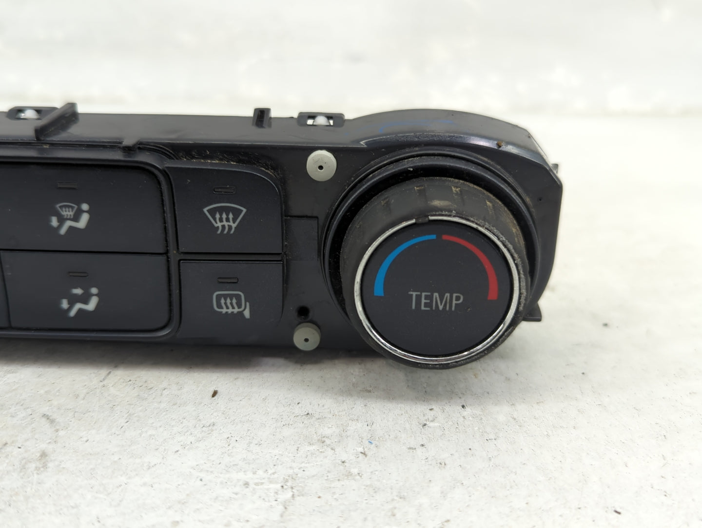 2017 Gmc Sierra 1500 Climate Control Module Temperature AC/Heater Replacement P/N:22171500000044444 815372982 Fits OEM Used 