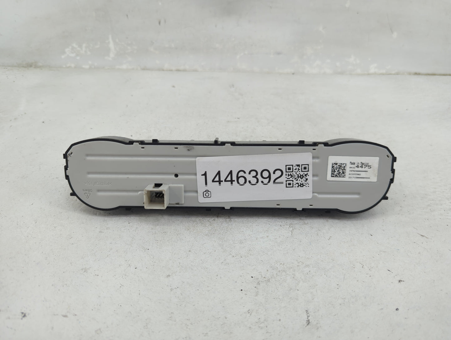 2017 Gmc Sierra 1500 Climate Control Module Temperature AC/Heater Replacement P/N:22171500000044444 815372982 Fits OEM Used 