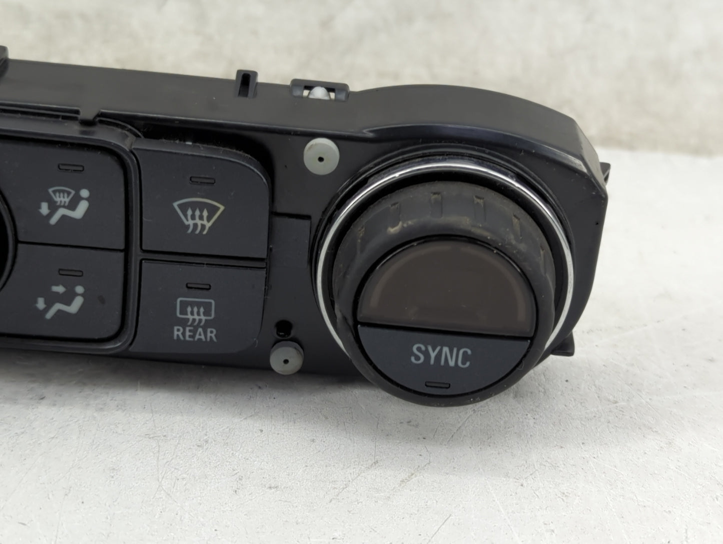 2017-2019 Gmc Sierra 1500 Climate Control Module Temperature AC/Heater Replacement P/N:84164476 815372982 Fits OEM Used Auto