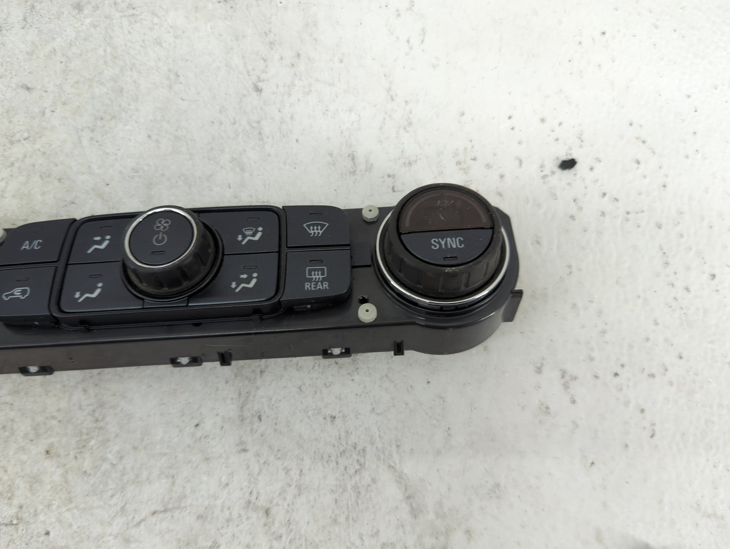 2017-2019 Gmc Sierra 1500 Climate Control Module Temperature AC/Heater Replacement P/N:84258726 815372982 Fits OEM Used Auto