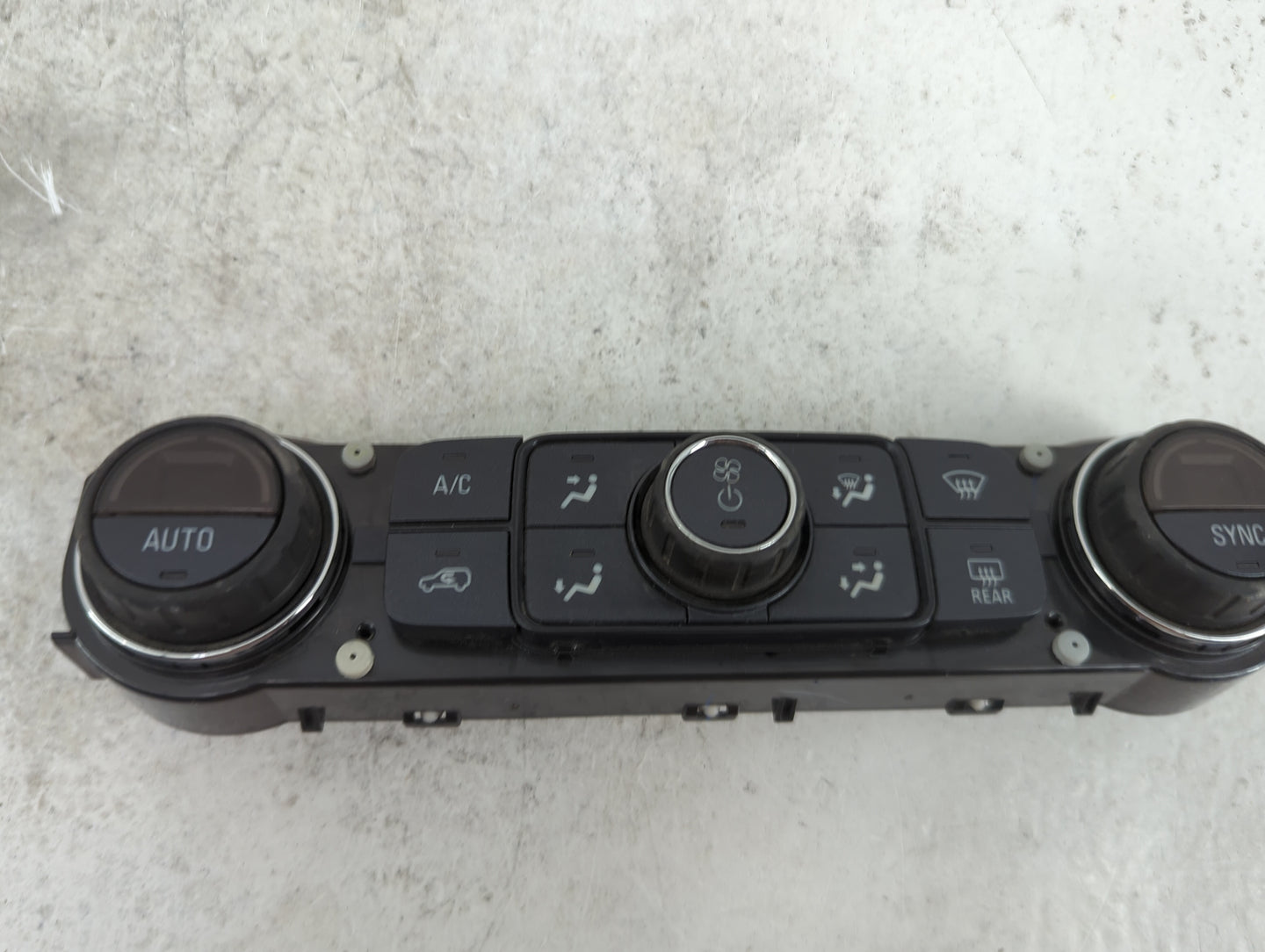 2017-2019 Gmc Sierra 1500 Climate Control Module Temperature AC/Heater Replacement P/N:84164476 815372982 Fits OEM Used Auto