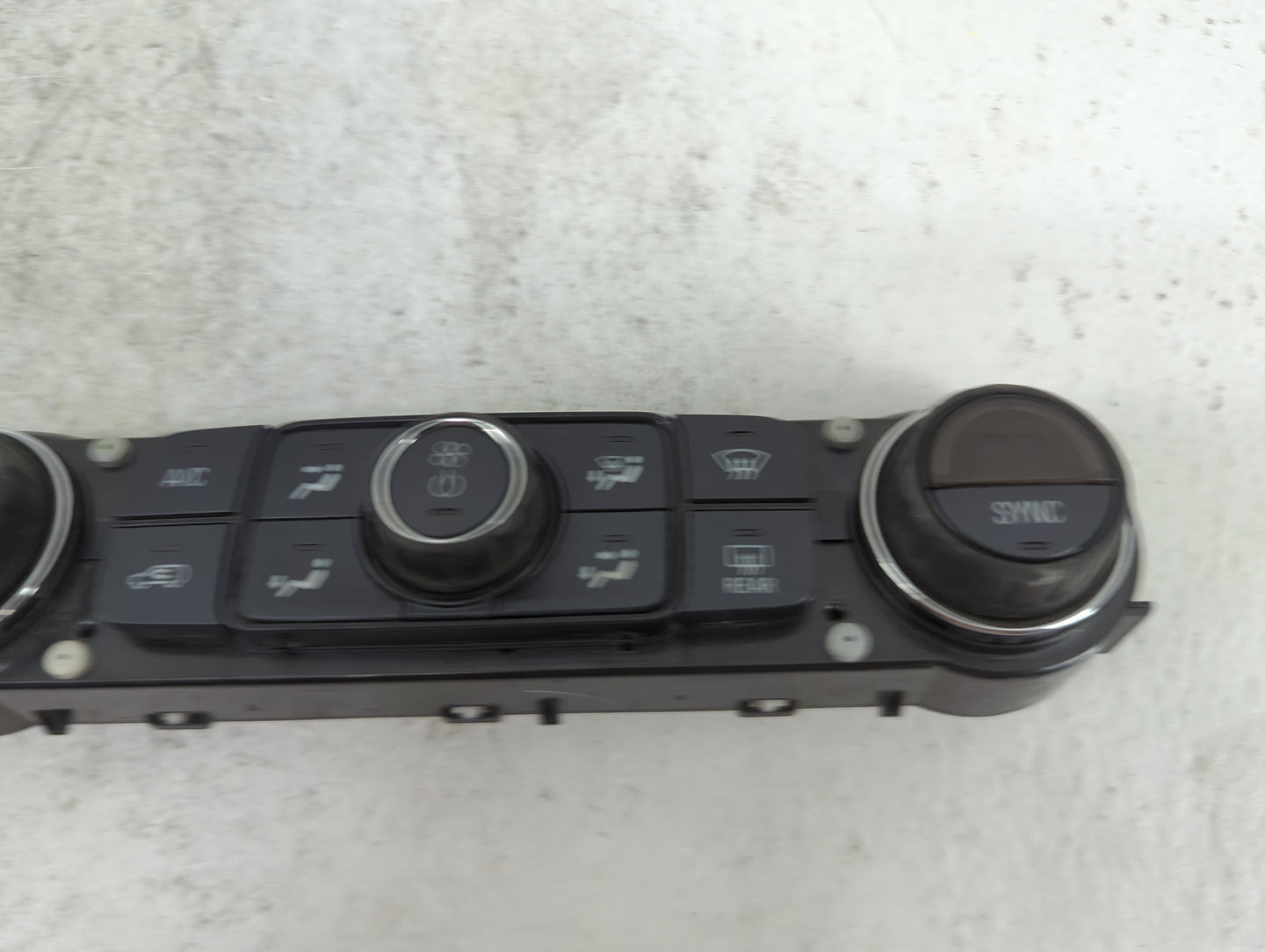 2017-2019 Gmc Sierra 1500 Climate Control Module Temperature AC/Heater Replacement P/N:84164476 815372982 Fits OEM Used Auto