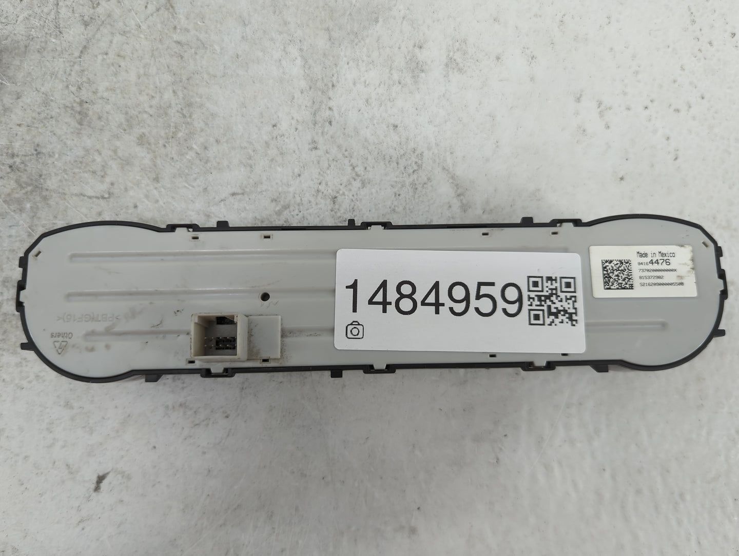 2017-2019 Gmc Sierra 1500 Climate Control Module Temperature AC/Heater Replacement P/N:84164476 815372982 Fits OEM Used Auto