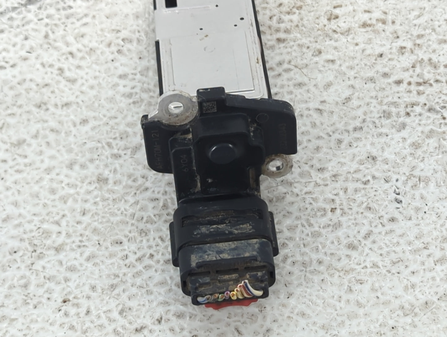 2014-2019 Gmc Sierra 1500 Mass Air Flow Meter Maf 1487492 - Oemusedautoparts1.com