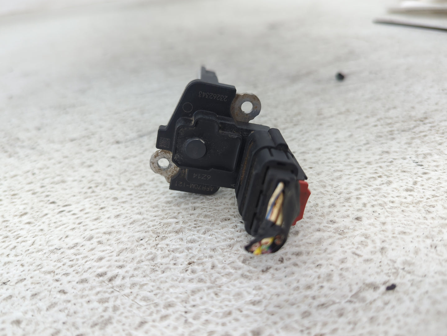 2014-2019 Gmc Sierra 1500 Mass Air Flow Meter Maf 1487851 - Oemusedautoparts1.com