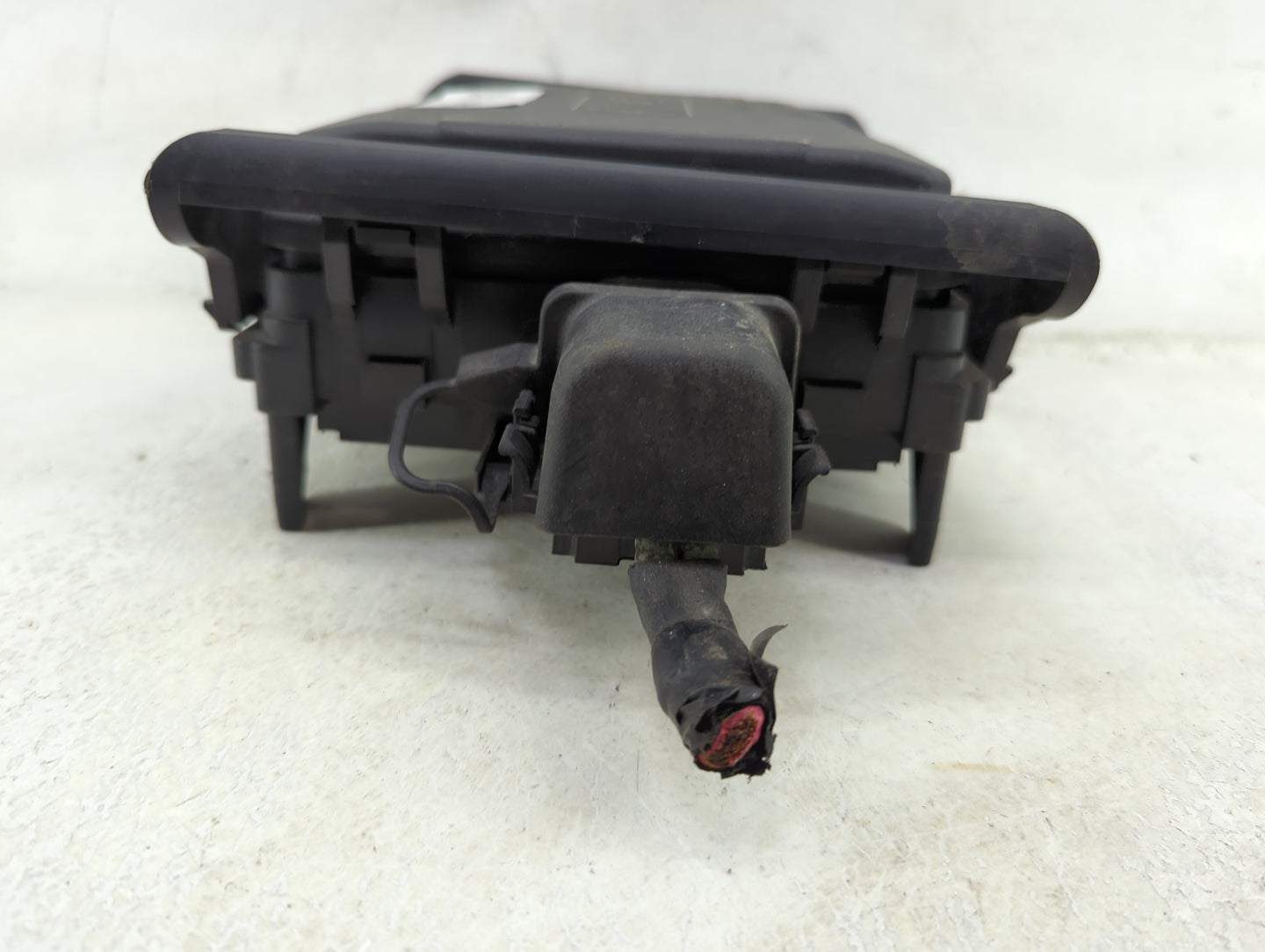 2017-2019 Gmc Sierra 1500 Fusebox Fuse Box Panel Relay Module P/N:84075777 Fits Fits 2017 2018 2019 OEM Used Auto Parts - Oe