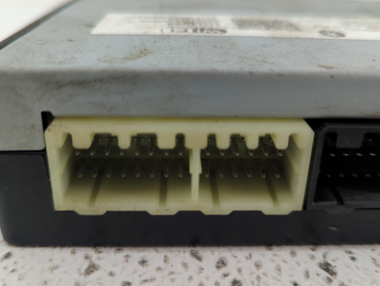 2017-2017 Gmc Sierra 1500 Chassis Control Module Ccm Bcm Body Control - Oemusedautoparts1.com