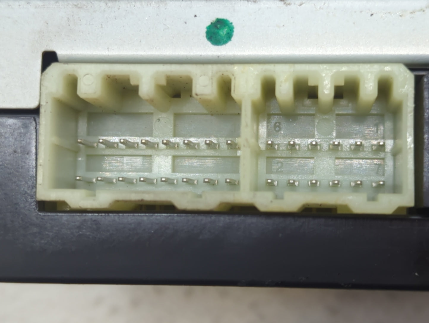 2017-2017 Gmc Sierra 1500 Chassis Control Module Ccm Bcm Body Control - Oemusedautoparts1.com