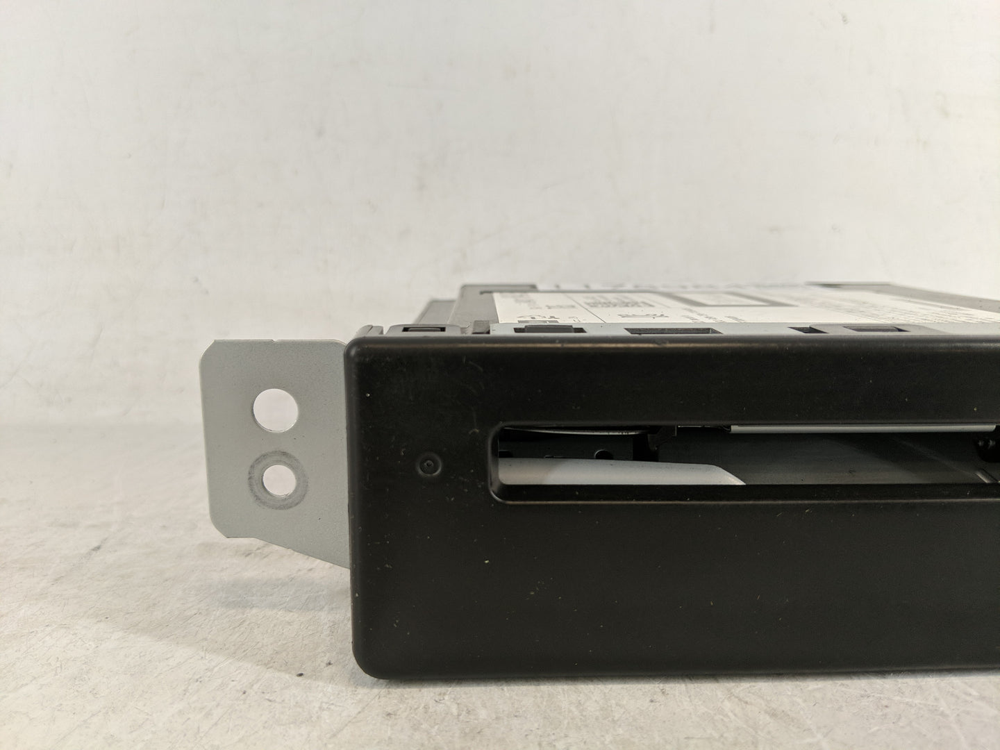 2017 Gmc Sierra 1500 Classic Radio AM FM Cd Player Receiver Replacement P/N:84016435 Fits Fits 2015 2016 2018 2019 2020 OEM 