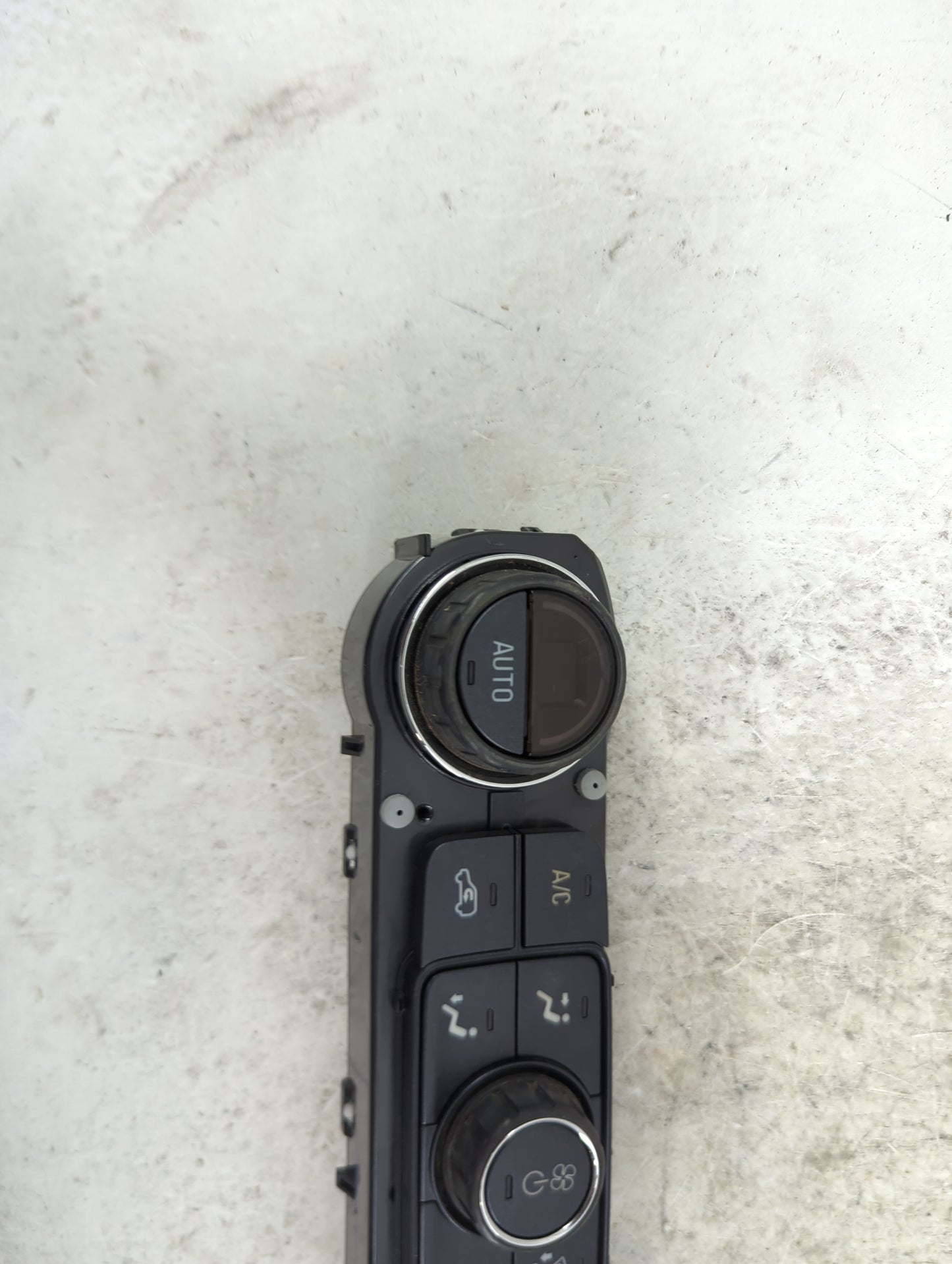 2015-2019 Gmc Sierra 2500 Climate Control Module Temperature AC/Heater Replacement P/N:84164476 815372982 Fits OEM Used Auto