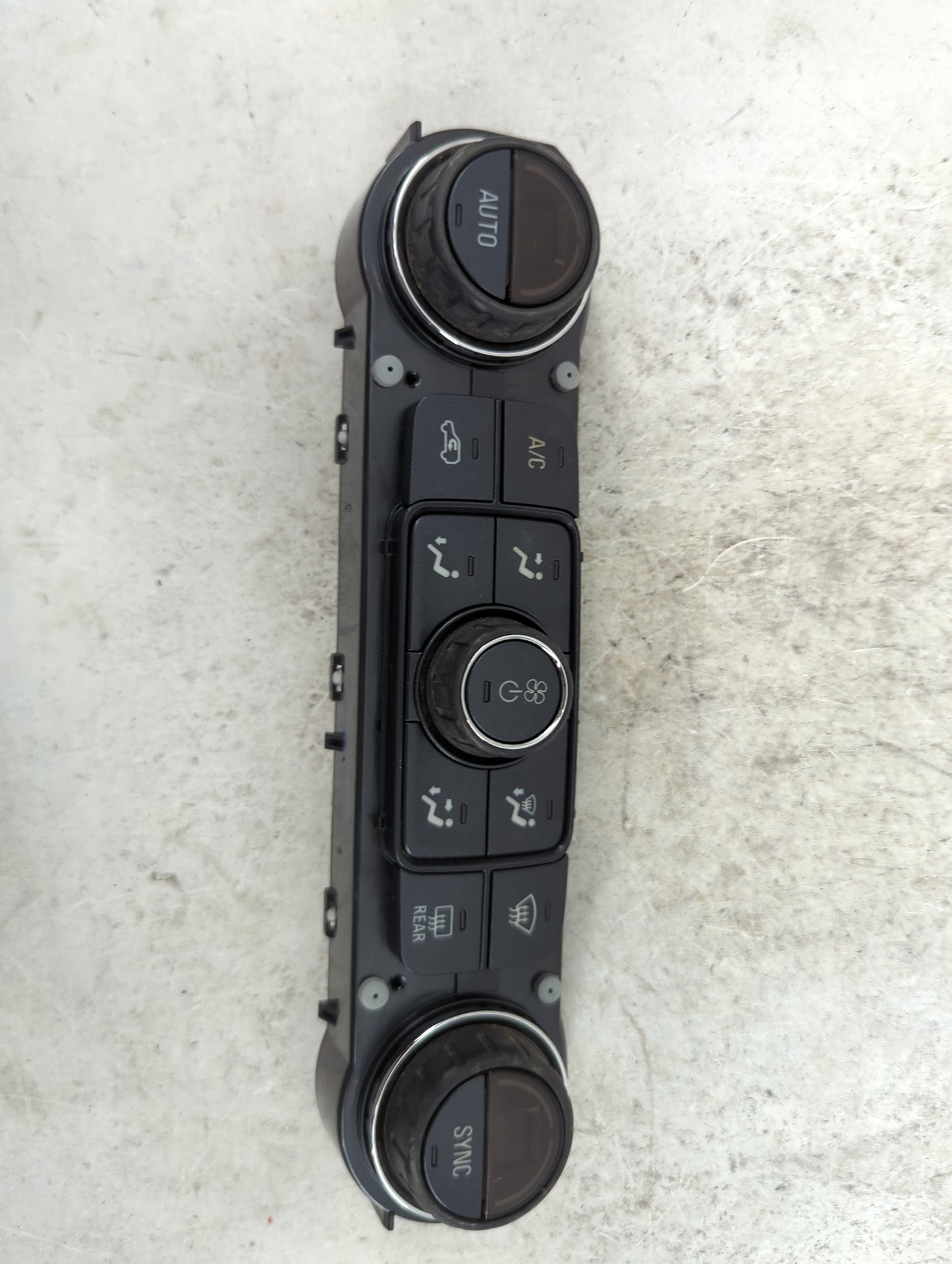 2015-2019 Gmc Sierra 2500 Climate Control Module Temperature AC/Heater Replacement P/N:84164476 815372982 Fits OEM Used Auto