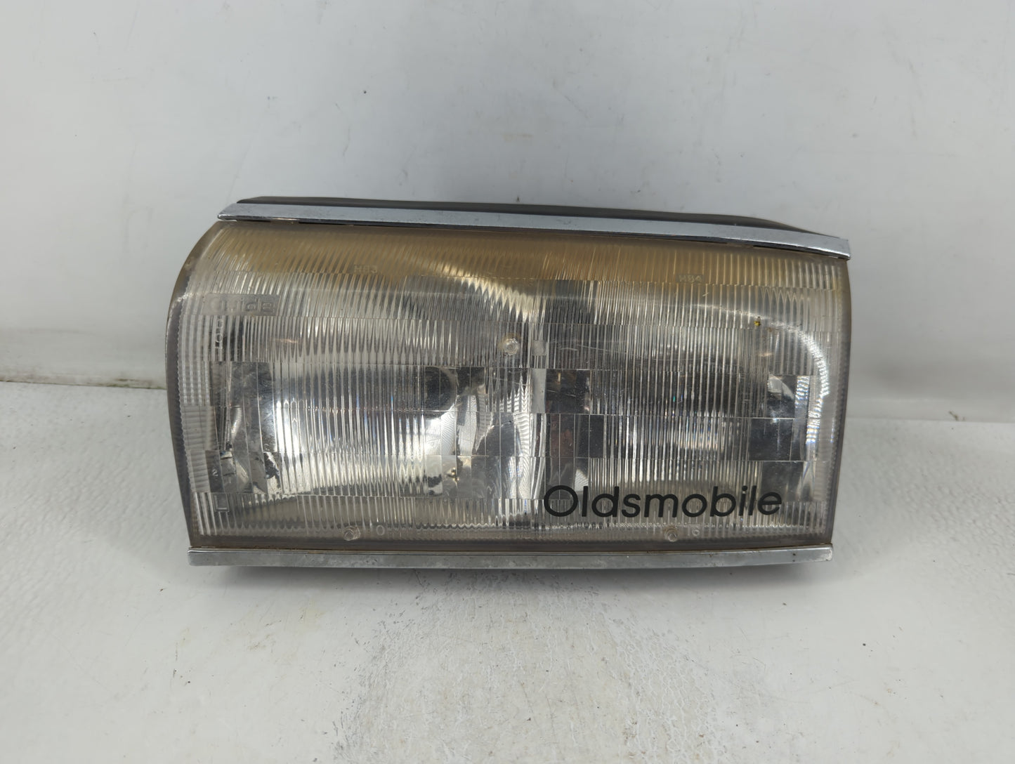 Gmc Sierra 2500 Driver Left Oem Head Light Headlight Lamp - Oemusedautoparts1.com