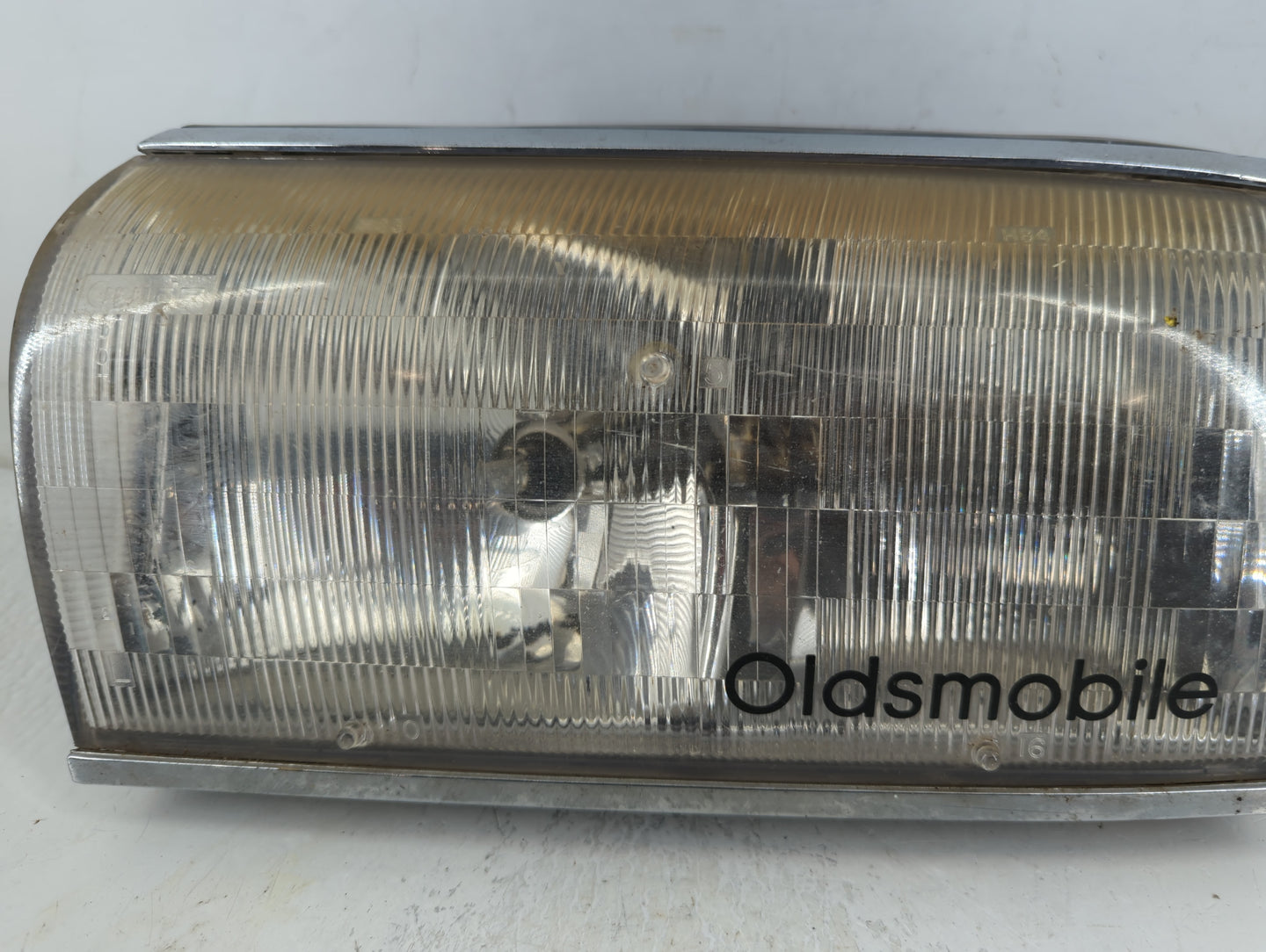 Gmc Sierra 2500 Driver Left Oem Head Light Headlight Lamp - Oemusedautoparts1.com